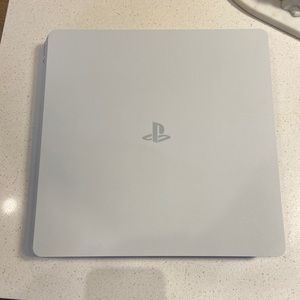 Used white PS4 - Sony PlayStation 4 Slim 500GB